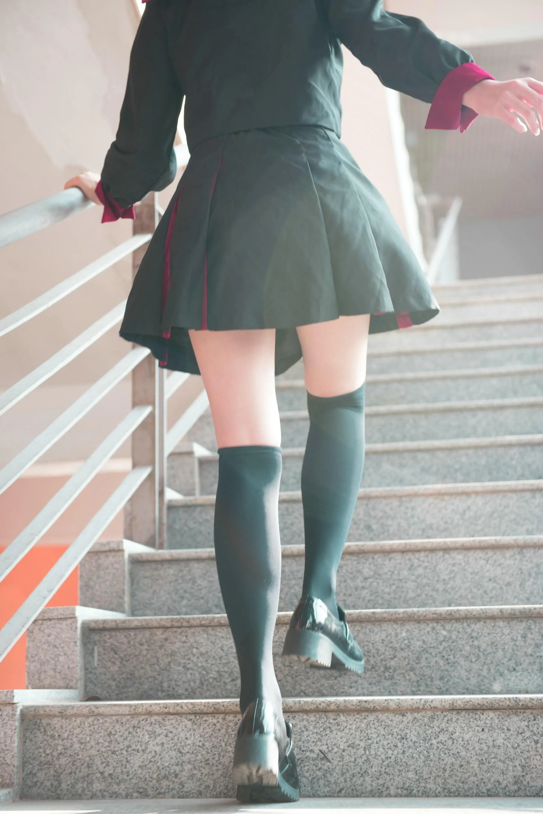 [魔镜街拍] NO.141 活力美术生JK美少女 [288P]插图2